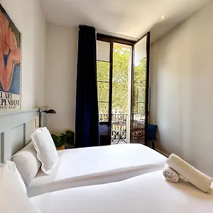 Som Nit Born Guest house Barcelona